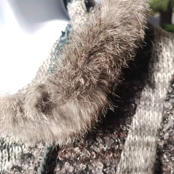 Gorgeous sweater jacket with fur trim small - Picture 3 of 10